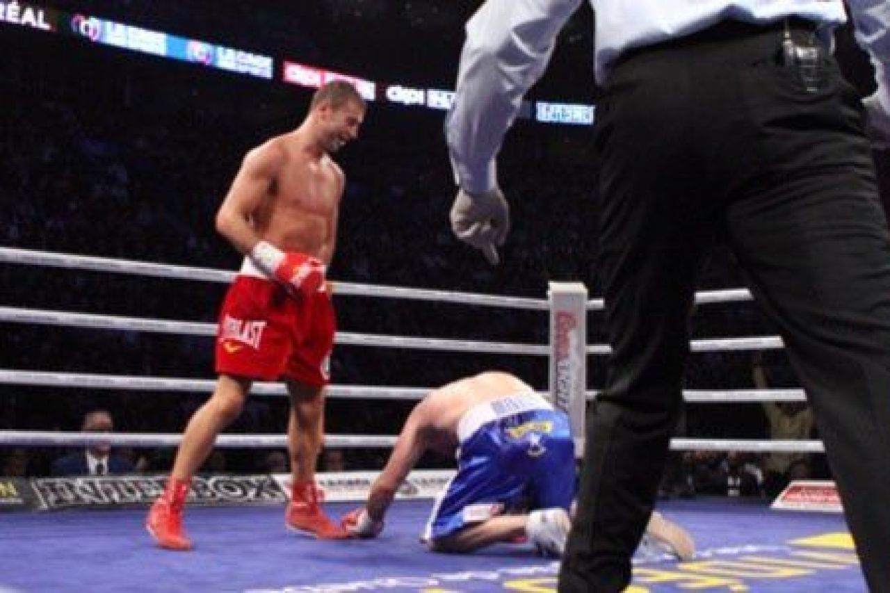 VIDEO Bute ramane campion mondial: l-a facut KO pe Brinkley in runda a 9-a! VEZI IMAGINI!_11