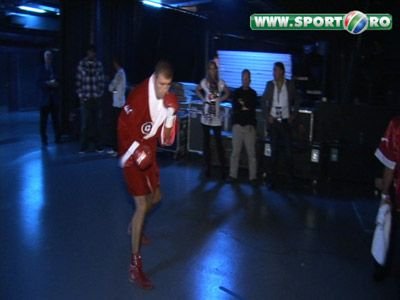 SUPER IMAGINI! Bute si-a pregatit intrarea in ring! Canadienii: A fost RUSINOS pentru roman sa se bata cu Brinkley!