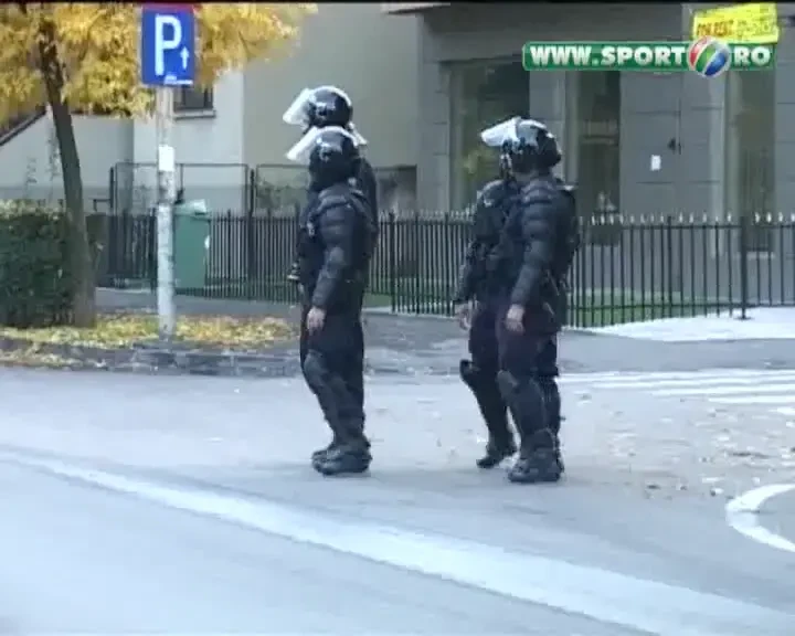 Imagini absolut SOCANTE! Un stelist a fost RUPT in bataie de mai multi dinamovisti!