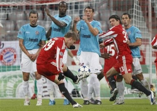 Mircea Lucescu asasinat de pustii lui Wenger pe Emirates!