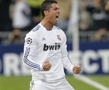 VIDEO Real 2-0 Milan: Mourinho a castigat Duelul Gigantilor intr-un singur minut!_2