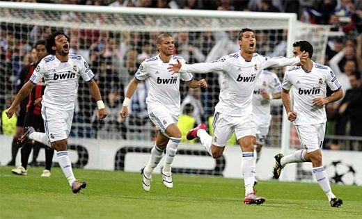 VIDEO Real 2-0 Milan: Mourinho a castigat Duelul Gigantilor intr-un singur minut!_3