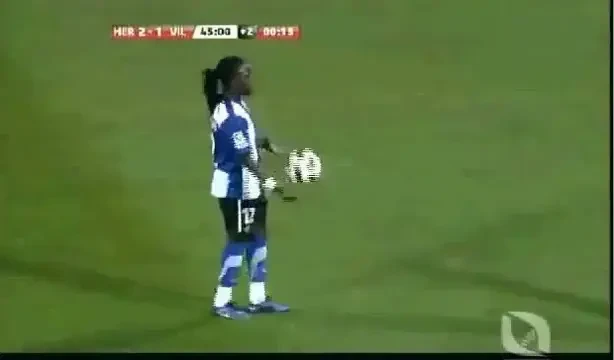 VIDEO Drenthe il imita pe Ronaldinho! Vezi ce super scheme a facut cu Villarreal!