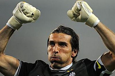 Buffon a fost ales cel mai BUN portar din ultimii 25 de ani! Vezi pe loc sunt Casillas si Zenga: