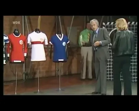 VIDEO: N-ai cum sa ratezi asta! Asa arata prezentarea echipamentelor din Bundesliga in anii 70! ABBA style :))