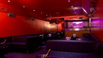 Mutu m-a chemat in strada si am crezut ca vrea sa-si ceara scuze! Vezi care este varianta barmanului lovit de Mutu: