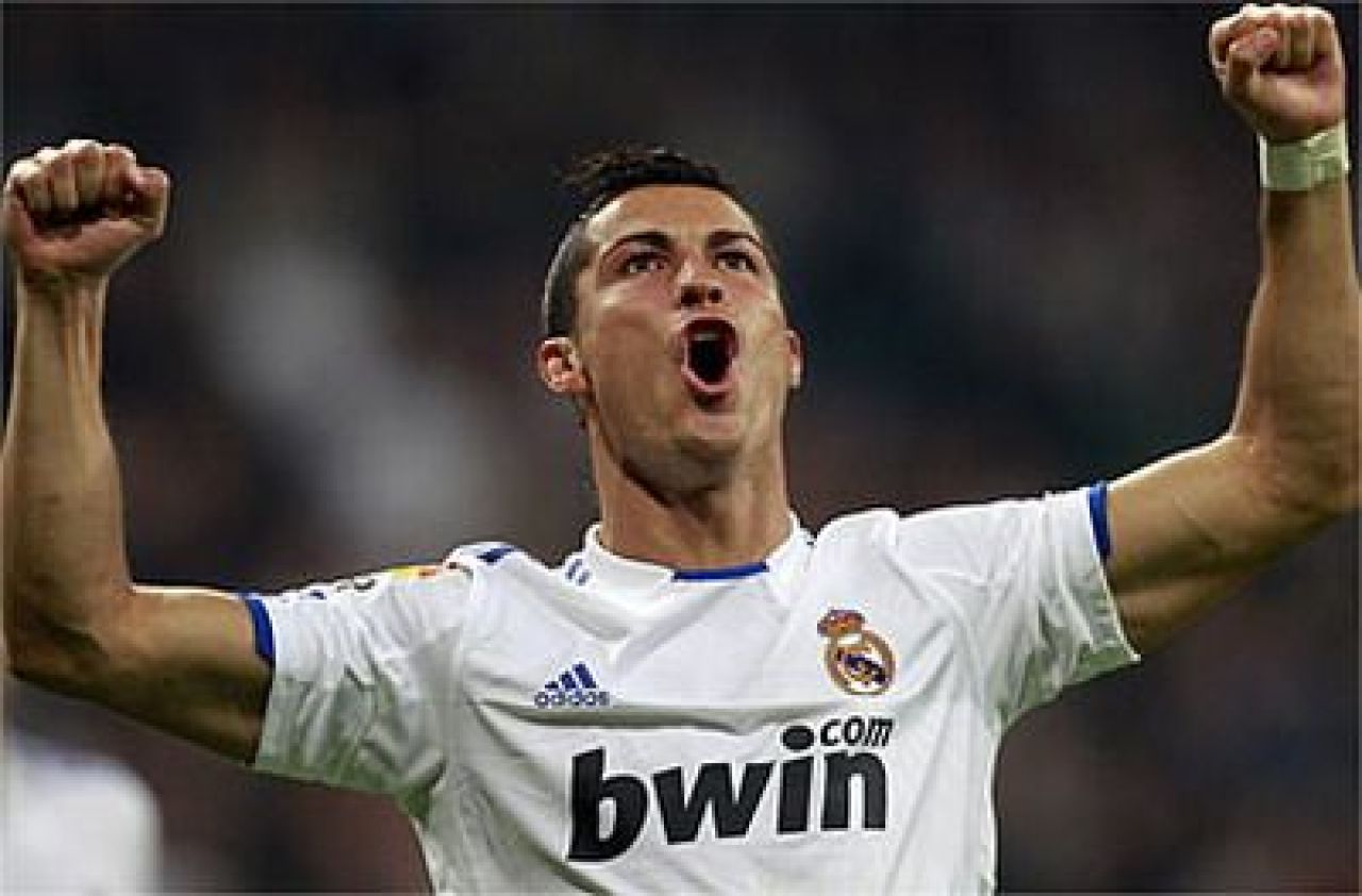 VIDEO Cristiano Ronaldo a dat pentru PRIMA oara in cariera 4 goluri: