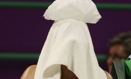 Provocarea zilei: Ce jucatoare de tenis se ascunde sub prosop?