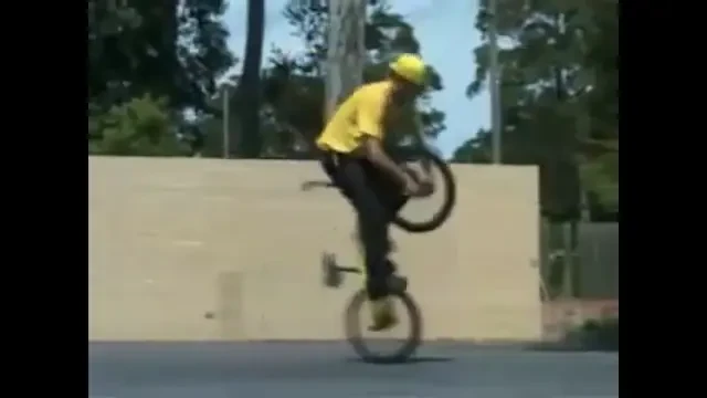 SUPER MONTAJ: Cele mai tari acrobatii din 2010! VIDEO: