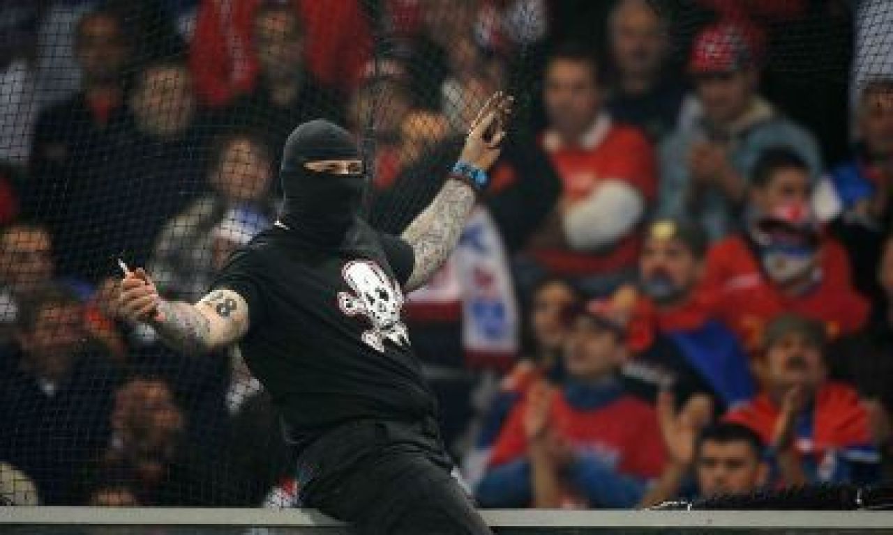 BOMBA! Sarbii au aflat decizia UEFA: Vezi cu cat vor fi penalizati din cauza fanilor!_1