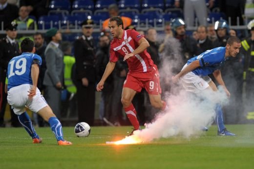 BOMBA! Sarbii au aflat decizia UEFA: Vezi cu cat vor fi penalizati din cauza fanilor!_7