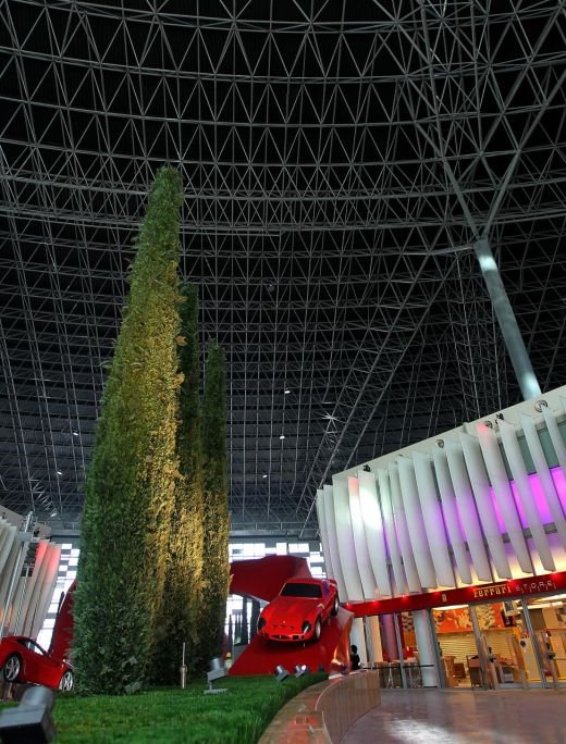 FOTO SI VIDEO: S-a deschis Ferrari World! Vezi cel mai tare parc de distractii acoperit din lume!_5