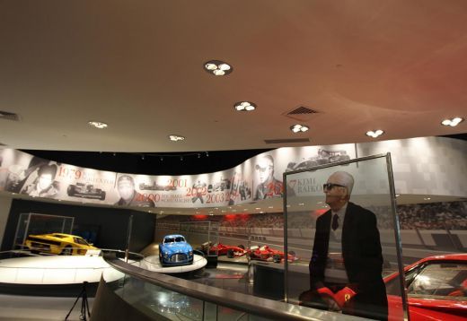 FOTO SI VIDEO: S-a deschis Ferrari World! Vezi cel mai tare parc de distractii acoperit din lume!_12