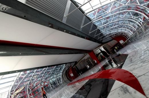 FOTO SI VIDEO: S-a deschis Ferrari World! Vezi cel mai tare parc de distractii acoperit din lume!_16