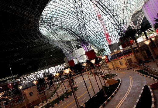 FOTO SI VIDEO: S-a deschis Ferrari World! Vezi cel mai tare parc de distractii acoperit din lume!_17