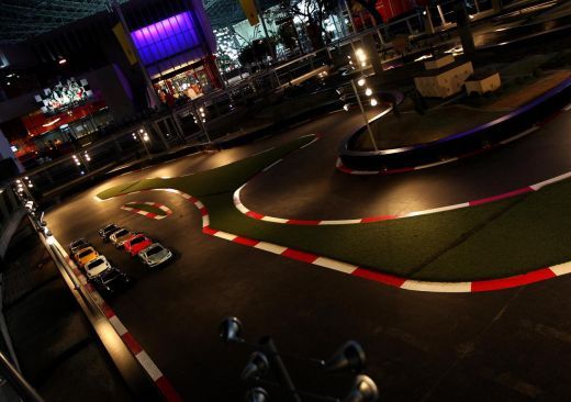 FOTO SI VIDEO: S-a deschis Ferrari World! Vezi cel mai tare parc de distractii acoperit din lume!_18
