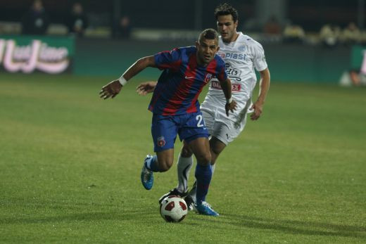 Steaua pierde primul episod din 'Bati sau Mori' Bistrita 1-0 Steaua! Vezi imagini de la meci!_14