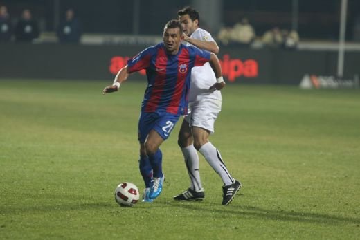 Steaua pierde primul episod din 'Bati sau Mori' Bistrita 1-0 Steaua! Vezi imagini de la meci!_15