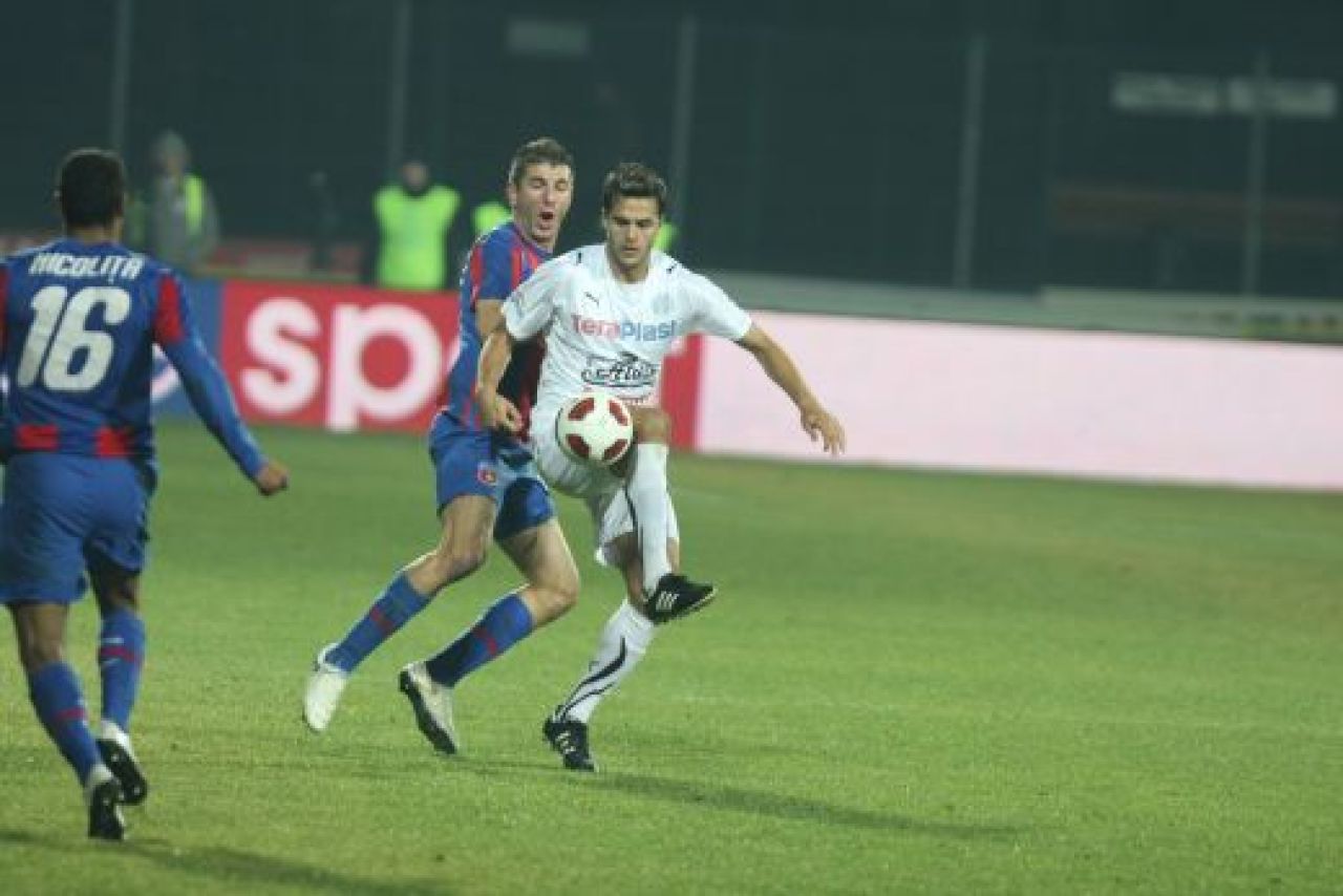 Steaua pierde primul episod din 'Bati sau Mori' Bistrita 1-0 Steaua! Vezi imagini de la meci!_20