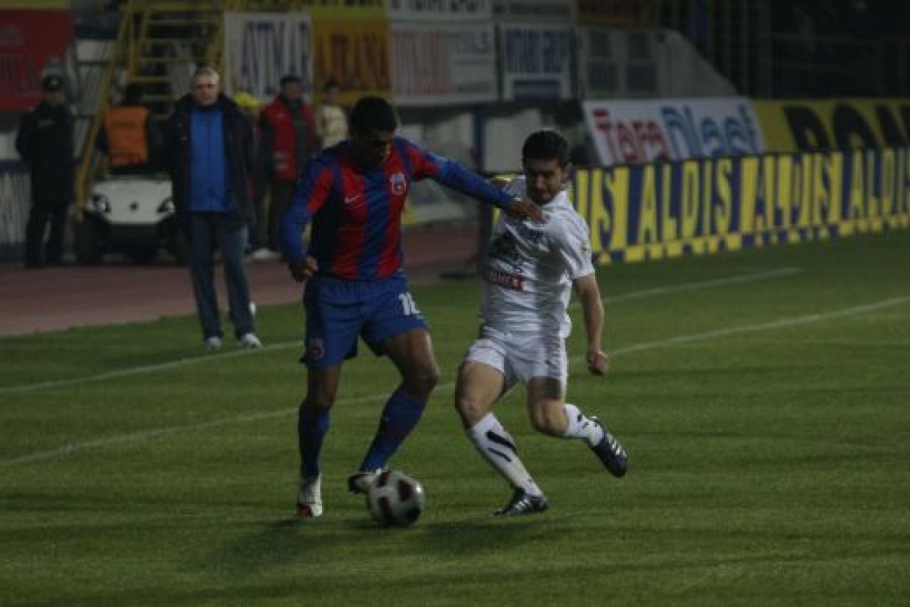 Steaua pierde primul episod din 'Bati sau Mori' Bistrita 1-0 Steaua! Vezi imagini de la meci!_31