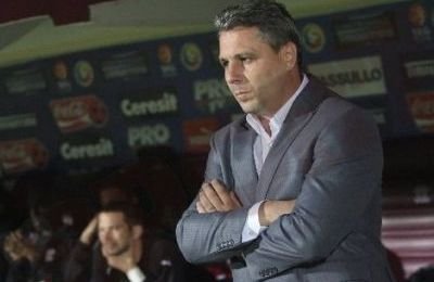 Sumudica a avut&nbsp;insomnii dupa meciul cu Pandurii! Vezi cu ce&nbsp;il trateaza nevasta dupa fiecare meci!