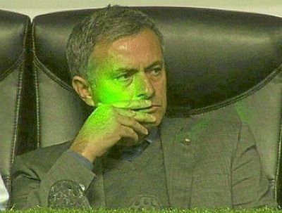 FOTO si VIDEO Mourinho atacat cu LASER pe San Siro! De ce s-au razbunat fanii Milanului!_1