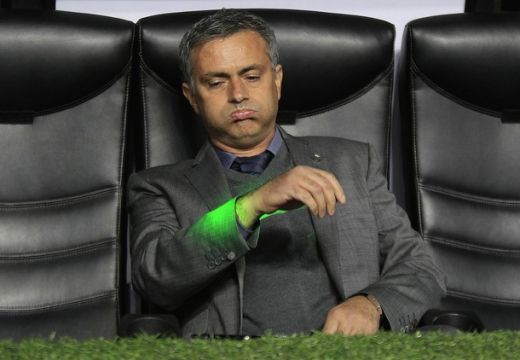 FOTO si VIDEO Mourinho atacat cu LASER pe San Siro! De ce s-au razbunat fanii Milanului!_2