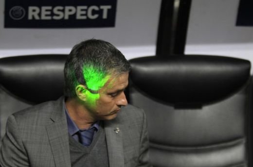 FOTO si VIDEO Mourinho atacat cu LASER pe San Siro! De ce s-au razbunat fanii Milanului!_3