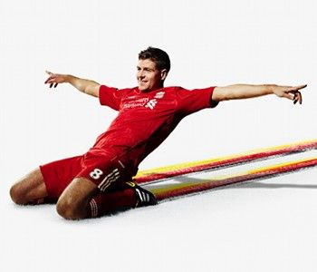 VIDEO DE SENZATIE! Gerrard isi prezinta ghetele cu care a UMILIT-O pe Napoli: Predator X!