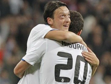 SHOW NEBUN in Real 2-0 Atletico! Vezi super golurile marcate de Carvalho si Ozil! VIDEO