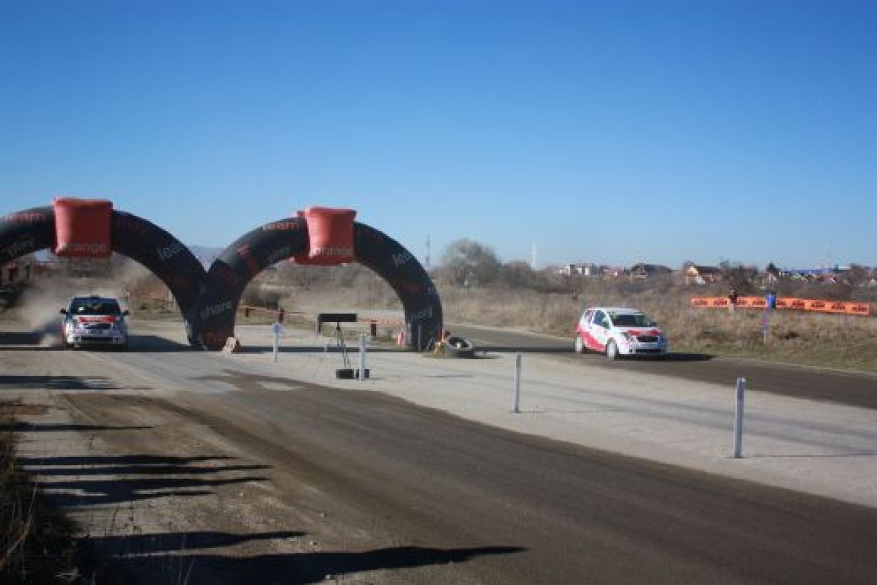 Spectacol pe macadam! Cele mai tari IMAGINI de la Dementor Rally Show! FOTO:_3