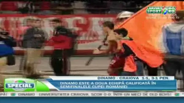 VIDEO! Torje s-a dezlantuit la finalul meciului cu Craiova! S-a dezbracat, a luat steagul cu Haldan si a inceput sa alerge cu fanii!