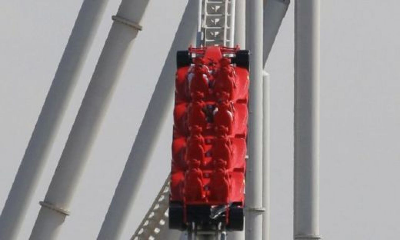 VIDEO / Massa si Alonso s-au dat intr-un montagne-russe care atinge 240 km/h in 4.9 secunde:_2
