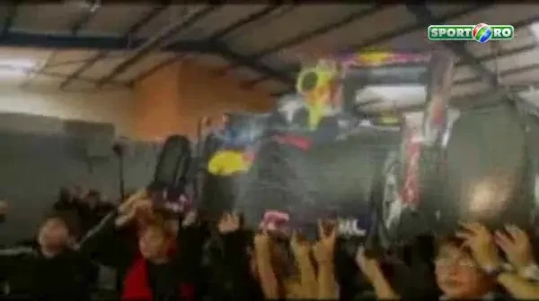 VIDEO Acesta este adevaratul Schumacher: Vettel e CAMPION MONDIAL! Vezi cum s-a bucurat ECHIPA!