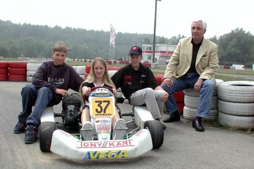 Poza de colectie: pustiul Vettel alaturi de Michael Schumacher! Cele mai tari 21 de poze din cariera noului IDOL din F1:_7