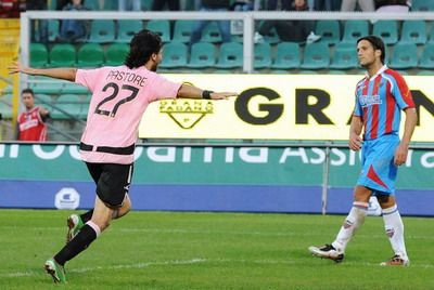 VIDEO / De ce-l vrea Barcelona! Pastore a dat un hat-trick de senzatie pentru Palermo: