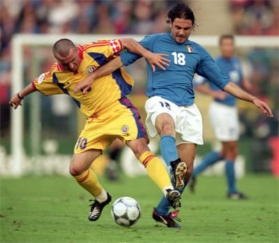 VIDEO / Hagi s-a retras ca Zidane! Vezi cum si-a incheiat cariera in meciul cu Italia de la EURO 2000!