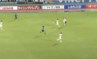 VIDEO / Nigel De Jong a devenit EROU! Vezi cum il copiaza fotbalistii din Japonia: