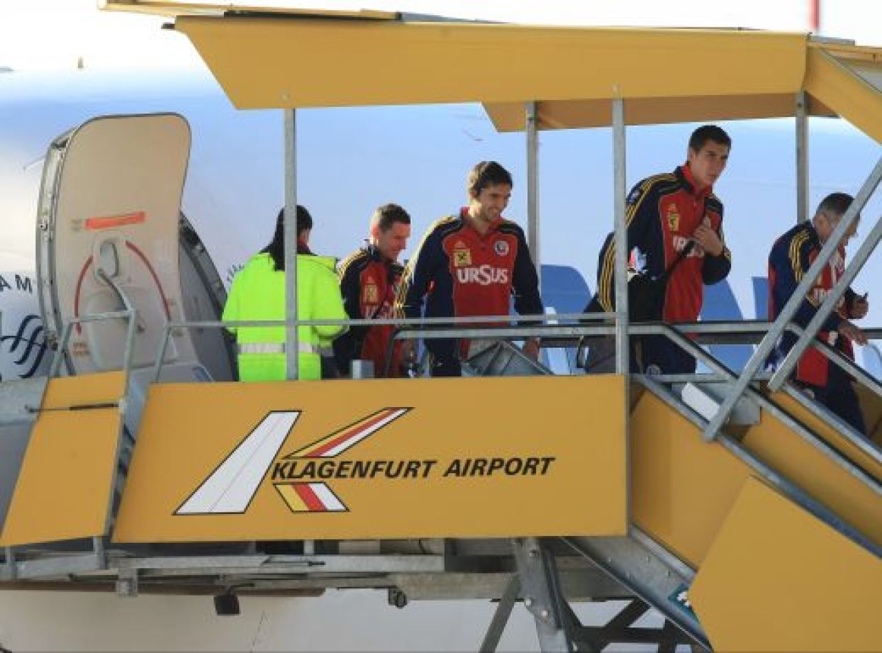 FOTO Nationala Romaniei a ajuns in Austria! Record: Sapunaru rateaza meciul cu Italia din motive personale!_1