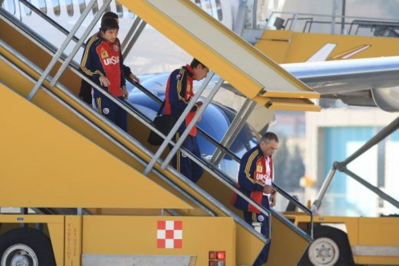 FOTO Nationala Romaniei a ajuns in Austria! Record: Sapunaru rateaza meciul cu Italia din motive personale!_2