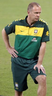 ASTA e poza pe care toata lumea vroia sa o vada: Ronaldinho din nou la nationala:_4