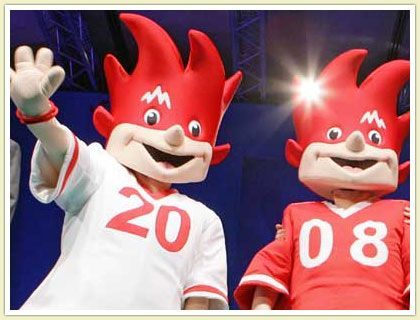 FOTO / Mascotele Euro 2012 au fost dezvaluite la Varsovia! Sunt cele mai urate din istorie?_4