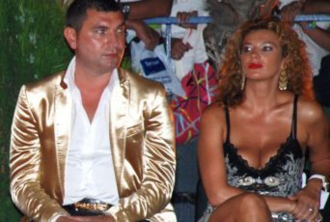 FOTO Cele mai tari costumatii inventate de Borcea pentru Dinamo! :)_6