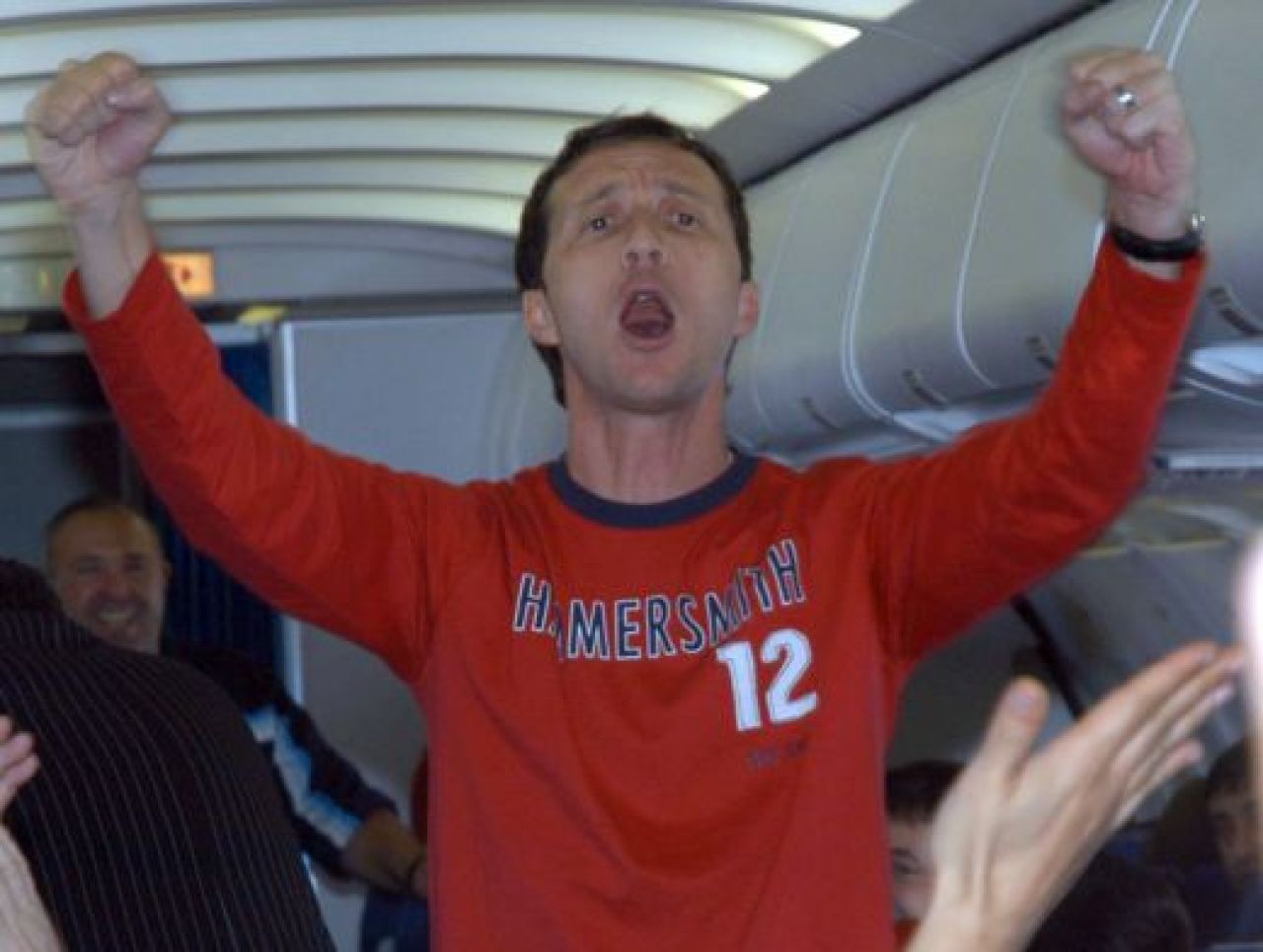 OFICIAL! Gigi: