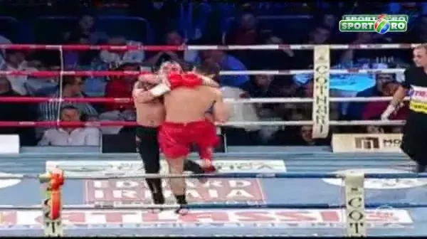 Ionut Atodiresei (Romania) v Valdrin Vatnikaj (Albania)