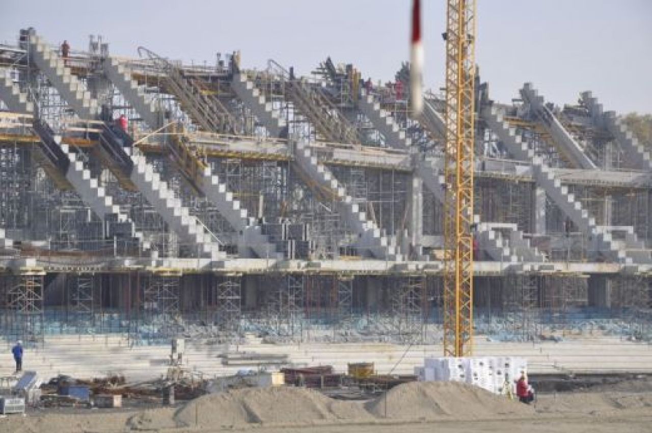 Noul stadion din Cluj costa cu 10 milioane de euro mai mult! FOTO: Cluj Arena incepe sa semene cu macheta!_27