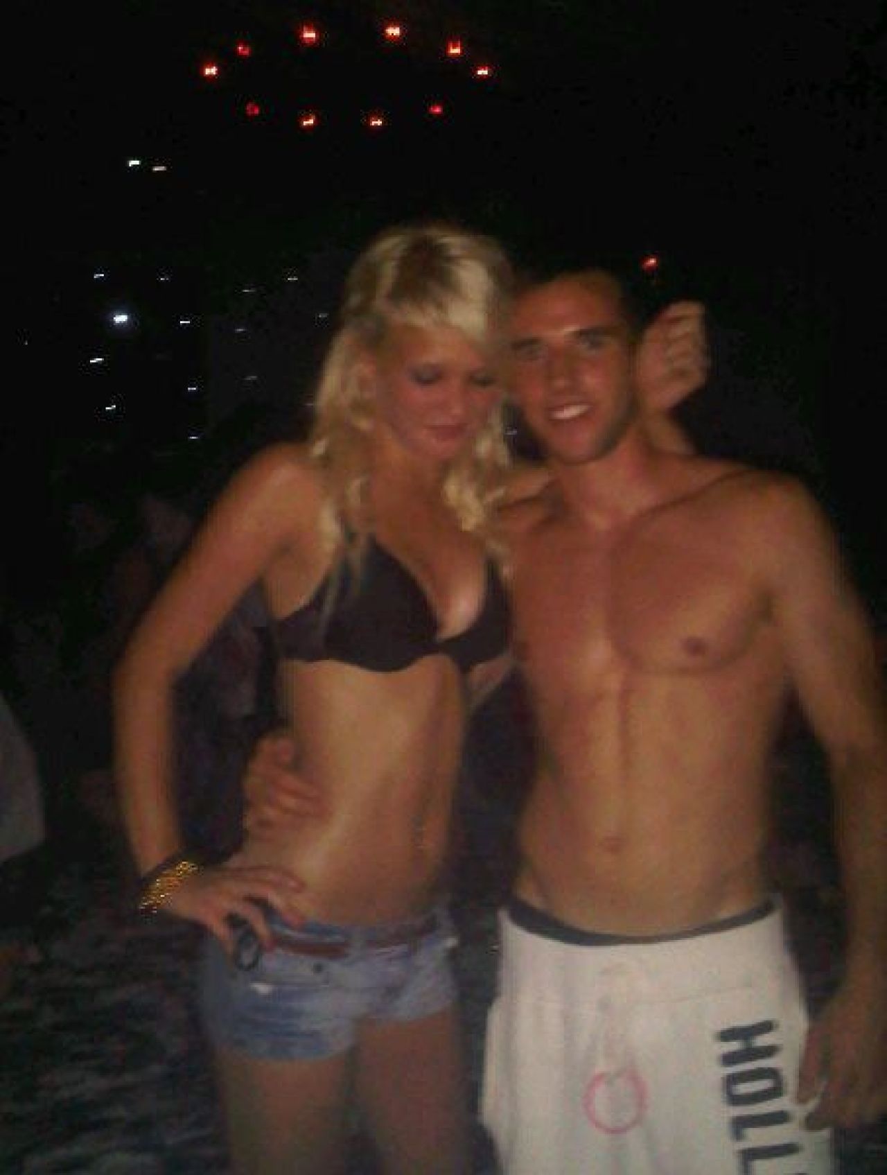 FOTO Wilshere, urmasul de 18 ani al lui Rooney: a facut sex cu o prostituata in cantonamentul lui Arsenal!_18