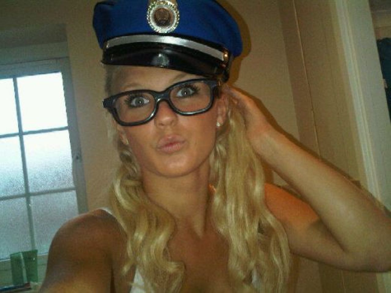 FOTO Wilshere, urmasul de 18 ani al lui Rooney: a facut sex cu o prostituata in cantonamentul lui Arsenal!_22