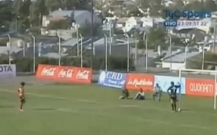El e portarul care a luat TEAPA ANULUI! Vezi o degajare paranormala !&nbsp; VIDEO!