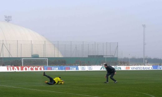 EA il transfera pe Buffon la Manchester!_8